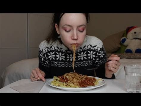 ASMR Cheesy Homemade Spaghetti With Meat Sauce Eating Sounds Mukbang