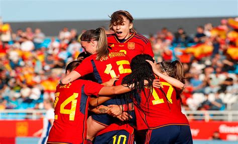 The Controversial Haka Of Spain With Two Barça Femení Players