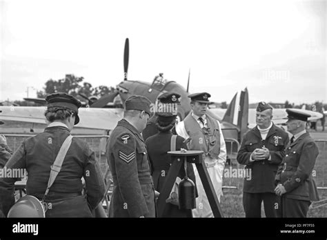 Raf Ground Crew Ww2 Hi Res Stock Photography And Images Alamy