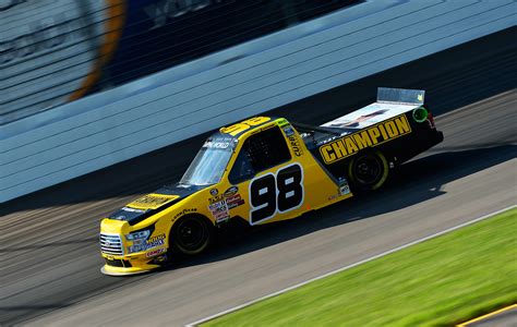 Nascar Camping World Truck Series Villa Lighting Delivers The Eaton 200