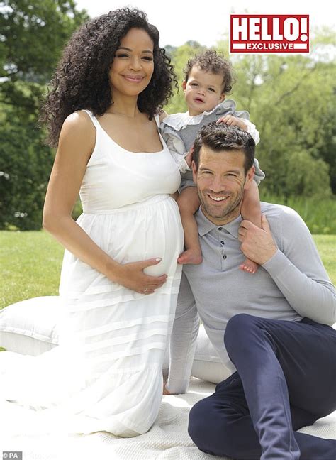 Sarah Jane Crawford 39 Reveals Shes Pregnant With Her Second Child