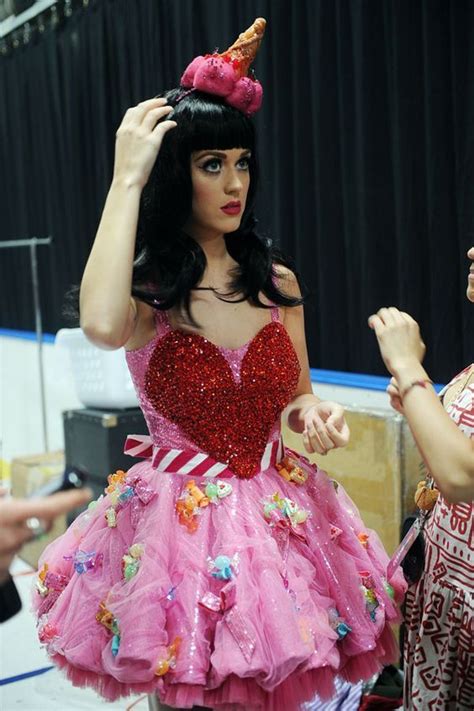 Resultado De Imagen Para Katy Perry Vestido De Caramelos Katy Perry