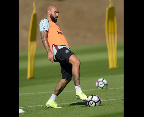 Simone Zaza Trains With West Ham Ahead Of Debut Daily Star