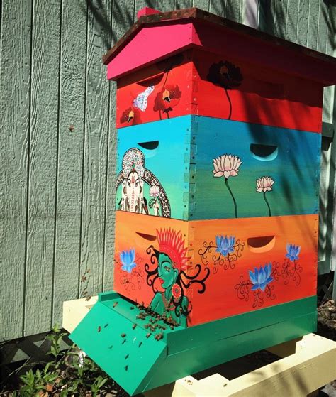 5 Creative Beehives Painted Bee Hives Bee Hives Boxes Honey Bee Hives