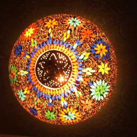 In vele kleuren leverbaar zoals blauw, rood of de vrolijke multi color wandlampen. Marokkaanse lampen | Marokkaanse lamp, Lampen, Wandlamp