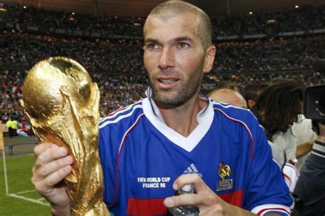Zinédine zidane ist ein ehemaliger fußballspieler aus франция, (* 23 июня 1972 г. Page 3 - Top 10 Ballon d'Or winners of all time