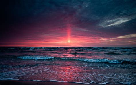 Schöner Sonnenuntergang Meer Wolken Himmel Wellen Schaum 2560x1600