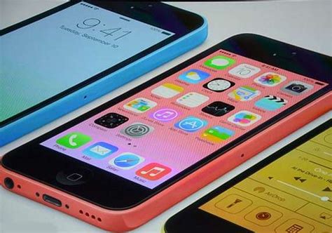 Highlights Apple Unveils Gold Iphone 5s Colorful New 99 Iphone 5c India News India Tv