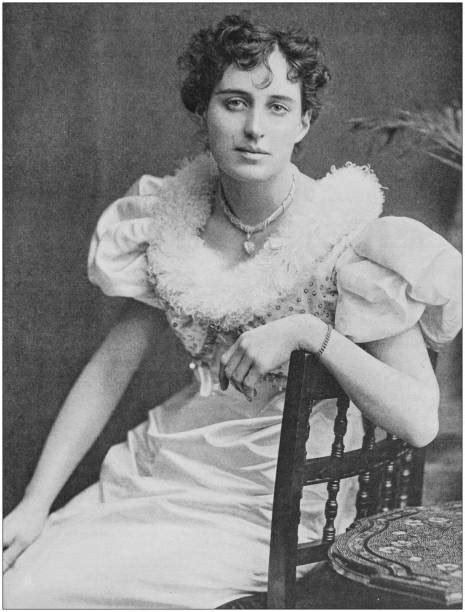 Femme 1900 Banque Dimages Et Photos Libres De Droit Istock