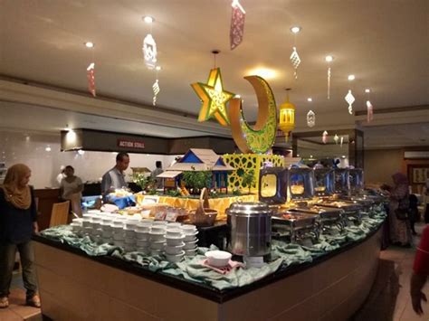 Local tourist attractions such as imperial shopping mall, bintang plaza and grand old lady and petroleum science museum are lot 907 jalan merbau, miri, 98000, malaysia. Mega Hotel Miri Ramadan Buffet Dinner - Miri City Sharing