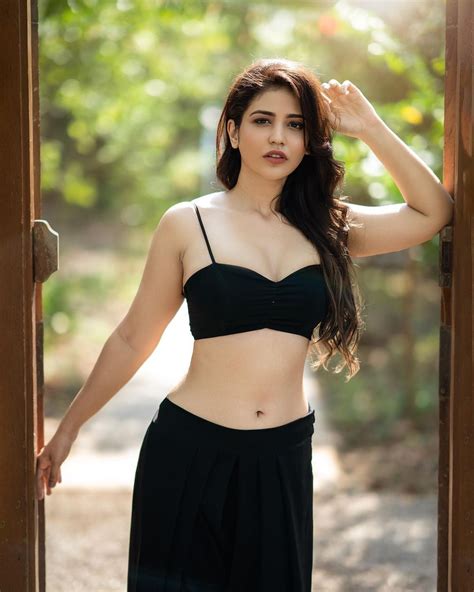 Priyanka Jawalkar Looks Sizzling Hot In This Tiny Black Top Flaunting Her Sexy Toned Midriff
