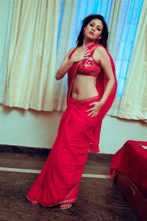 Despite signing up to ravi varman's moscowin kavery in 2007, her first release happened to be the critically acclaimed 2010 telugu romance film, ye maaya chesave directed by. Sadha Armpit and Navel In Red Saree Nagin Dance - Hot Blog