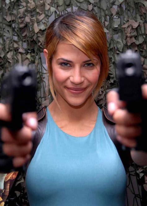 Karima Adebibe Tom Raider Tomb Raider Cosplay Lara Croft Tomb