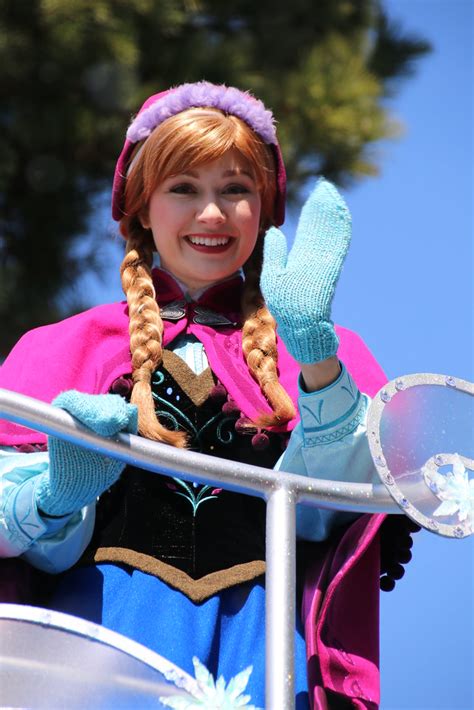 Anna And Elsa S Frozen Fantasy Greeting Flickr