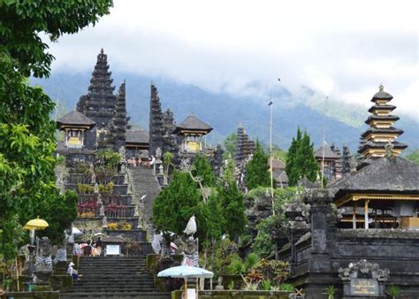 8 Must Visit Hindu Tempels In Bali Honeycombers Bali Onyx