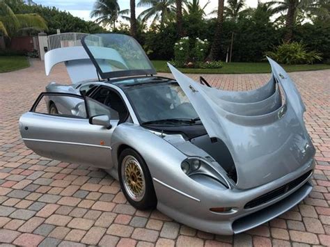 UM JAGUAR XJ220 N PREPARADO PELA TWR ESTÁ À VENDA NOS ESTADOS UNIDOS