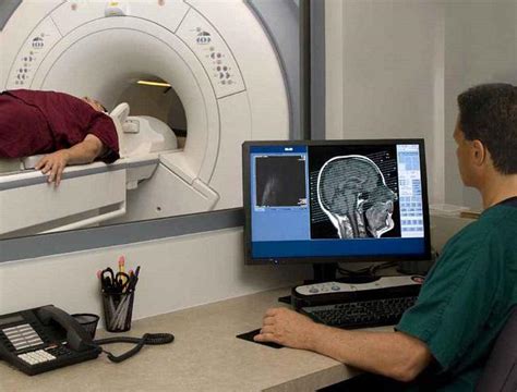 Una tomografía computarizada o una resonancia magnética que es mejor