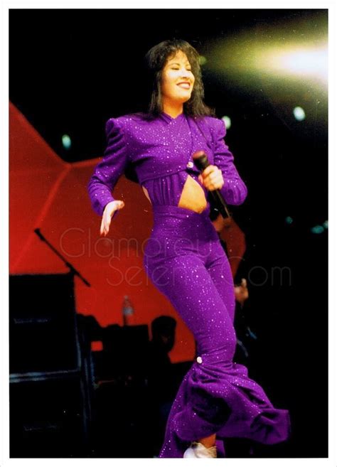 Pin By Julia Anderson On Dance Keep It Moving Selena Quintanilla