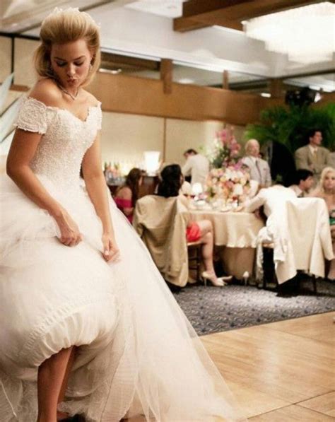 Margots Wedding Dress With Images Margot Robbie Wedding Margot Robbie Wedding Dress