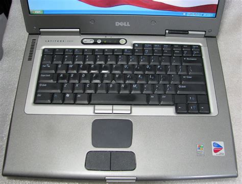 1 Dell Latitude D800 Business Laptop Dvdcdrw Wxga 60gb Windows Xp