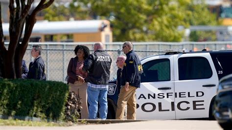 Texas high school shooting: 4 hurt, 18-year-old suspect in custody 