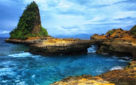 nature rock seascapes sea 2560x1600 wallpaper High Quality Wallpapers ...