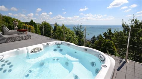 Pin On Cottages With A Hot Tub