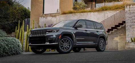 New Jeep Grand Cherokee 2023 36l Trailhawk Photos Prices And Specs In Uae