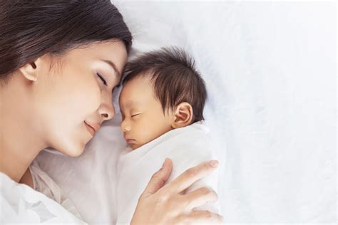 Panduan Merawat Bayi Baru Lahir Untuk Orangtua Baru Berkeluarga