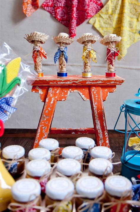 Tudo para decoração de festa junina, artigos para festa junina, lembrancinhas e prendas para festas juninas. 70 Ideias para uma Decoração de Festa Junina Incrível