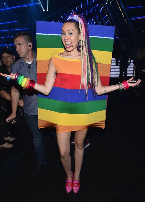 Miley Cyrus S Vma 2015 Outfits Racked