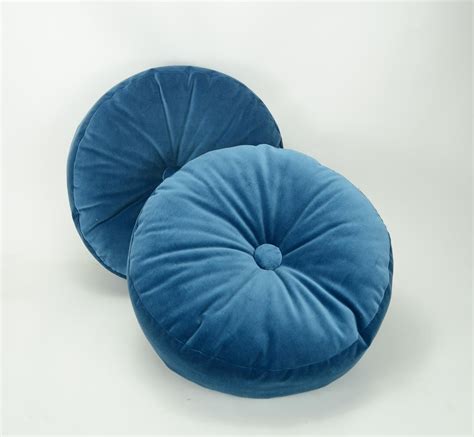 round velvet pillow // blue round tufted pillow // round tufted pillow // round blue cushion 