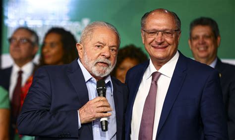 Após 12 Anos Lula Assume Pela Terceira Vez A Presidência Da República Rádio Costazul Fm 931