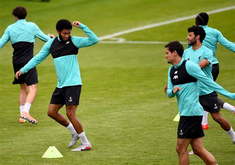 لاعب مانشستر سيتي يتلقى عرضًا صادمًا من برشلونة. مان سيتي ضد ليفربول.. محمد صلاح يواصل استعداداته لقمة ...