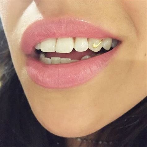 Jewellery For Your Teeth Is Coming Back In A Big Way Teeth Jewelry