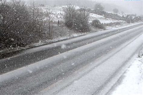Its Snowing In Parts Of Ireland Already With Fresh Snow In Latest Met