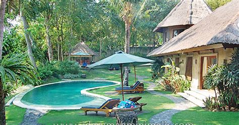 Model rumah seperti ini tidak hanya berkembang di perumahan kota besar, tetapi juga menjalar sampai ke penjuru daerah hampir seluruh pelosok tanah air. KOLAM MUNGIL MINIMALIS ~ RUMAH MINIMALIS MODERN