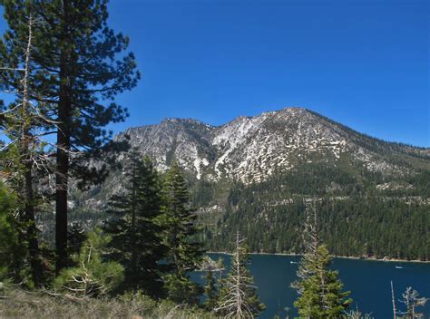 Emerald Bay Lake Tahoe Ca Mountains Surrounding Emerald B Flickr