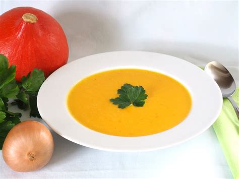 Weitere ideen zu kuchen, kuchen mit kokosmilch, kuchen rezepte einfach. Kürbissuppe mit Kokosmilch von Mayel | Chefkoch.de