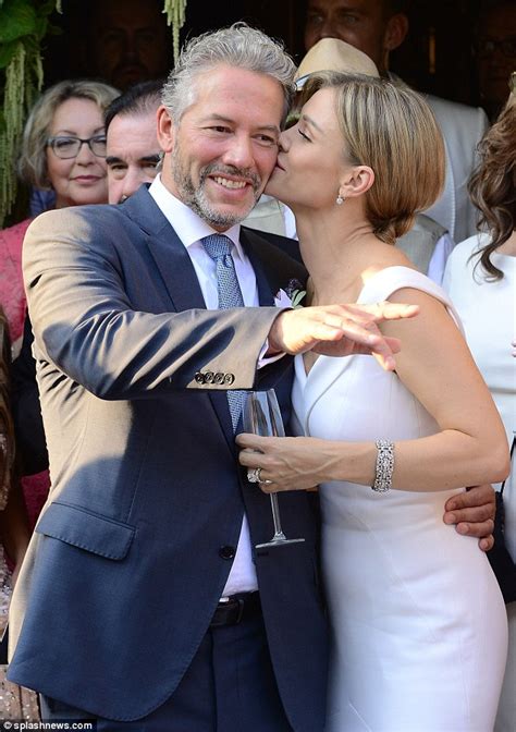 Joanna Krupa Marries Businessman Fiance Douglas Nunes In Krakow Daily