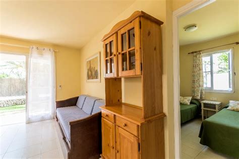 Ofertas, descuentos especiales y last minute. APARTAMENTOS LAS BRISAS I & II Calan Bosch - Menorca