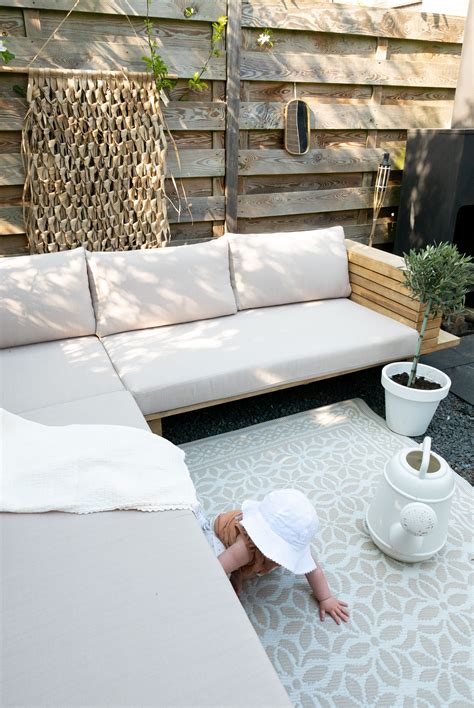 The air sofa's greatest strength lies in its modularity: Pin op Outdoor Living Spaces
