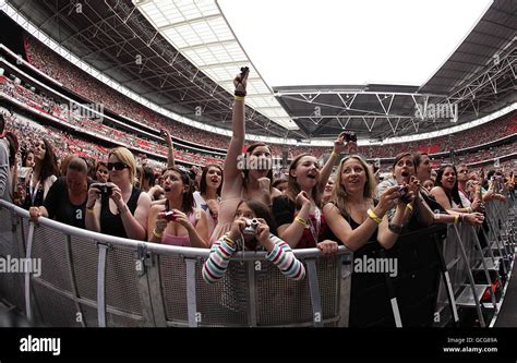 Capital Radio Summertime Ball London The Crowd During The Capital FM