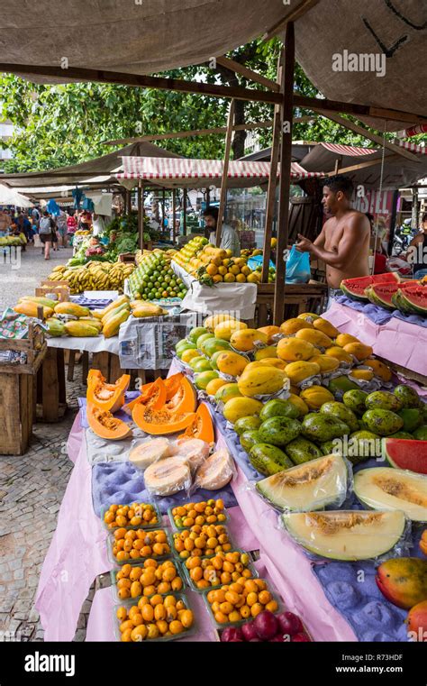 Market Stall Brazilian Tourism Hi Res Stock Photography And Images Alamy
