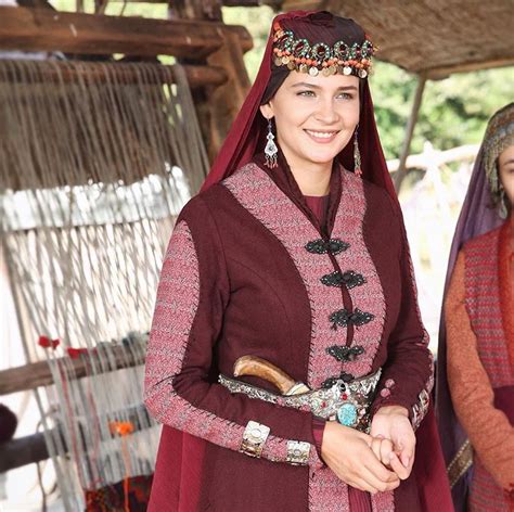 gulsim ali as aslihan in dirilis ertugrul fashion tv turkish women beautiful turkish fashion