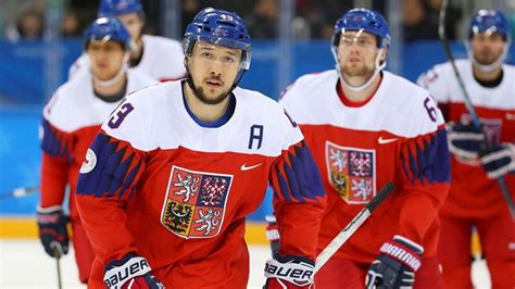Joueur de hockey sur glace. Je ve hře NHL? Jan Kovář zatím v Magnitogorsku ...