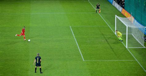 The more goals you score, the more points you get. What Can Penalty Shoot-Outs Teach Us About the Relay?