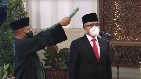 Azwar Anas Resmi Jabat Menpan Rb Usai Dilantik Jokowi Di Istana