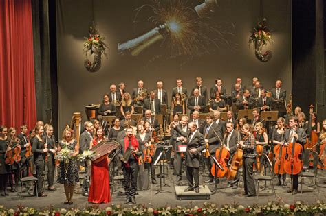 Symphonieorchester Spielt Traditionell Bei Silvestergala Wels And Wels Land