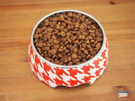 A 4lb bag of kibble has approximately 16 cups of kibble inside. Petzyo Grain-Free Dog Food Review | Australian Dog Lover